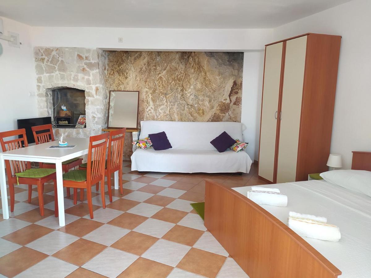 Apartmani Stine Donji Okrug  Ngoại thất bức ảnh